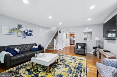 908 Allens Ln, Philadelphia, PA 19150-3402