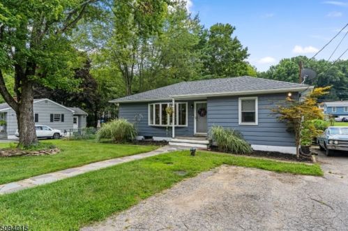 106 Shore Rd, Andover, NJ 07821-2241