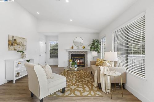 7124 Cross Creek Cir, Pleasanton, CA 94568-3889