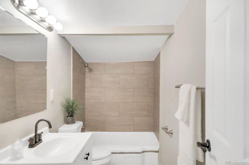 4001 Washington St, Englewood CO 80113-4753 exterior