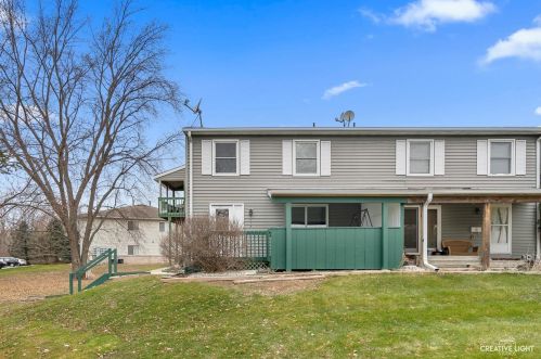 1618 Stonehenge Dr, Sycamore IL  60178-2660 exterior