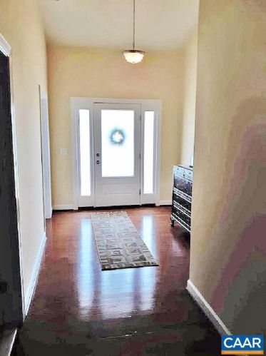 1627 Sawgrass Ct, Charlottesville, VA 22901