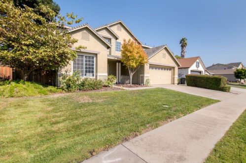1451 Peregrine Dr, Gilroy, CA 95020-7759