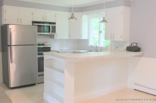 7 Moreau Ave, Lewiston, ME 04240-4031