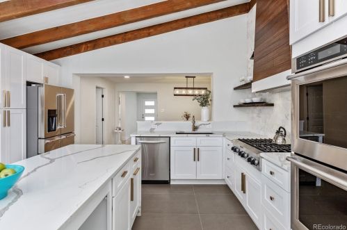 3063 Hudson St, Denver CO  80207-2746 exterior