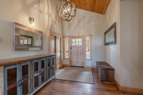 11647 Henness Rd, Truckee, CA
