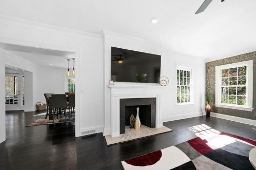3953 Ivy Rd, Atlanta, GA 30342-4234