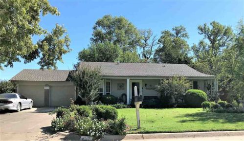 1113 Briar Creek Rd, Enid, OK 73703-2835