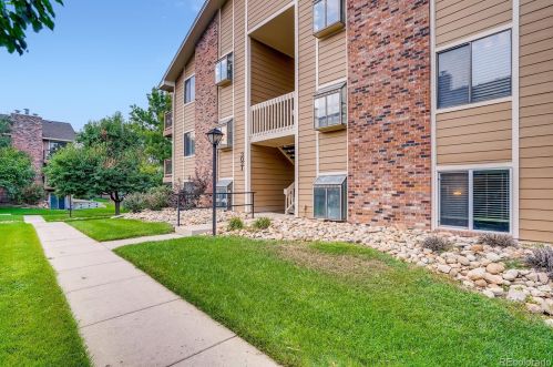 3021 Ursula Cir, Denver, CO 80014-6242