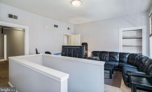 922 4 St, Philadelphia PA 19147-4104 exterior