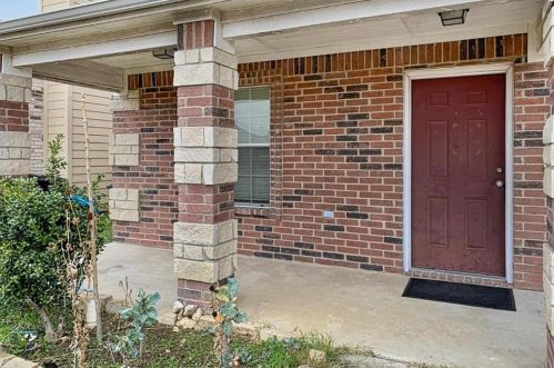 8133 Elvis Ct, Fort Worth TX  76134-4150 exterior