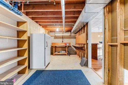 5006 Ten Mills Rd, Columbia MD 21044-1527 exterior