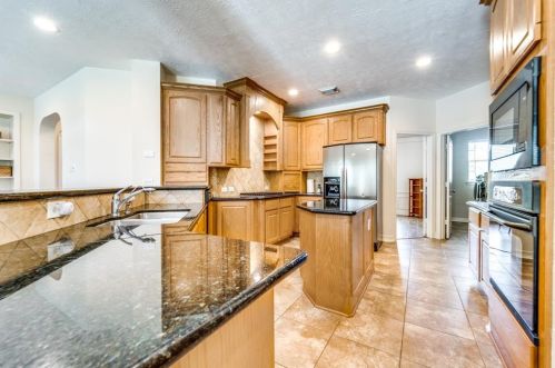 8981 Willow Spg Ln, Conroe TX  77302-3453 exterior