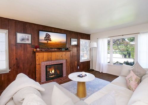 720 26th St, Manhattan Beach, CA 90266-2302