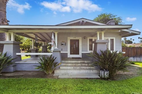 6268 Palm Ave, Riverside CA  92506-2021 exterior