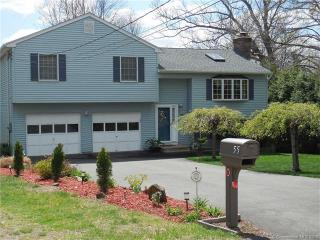 55 Lynbrook Rd, Waterbury, CT 06705-3533