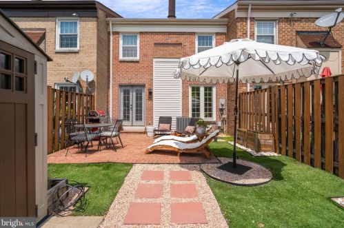 6431 Franconia Ct, Springfield VA  22150-1204 exterior