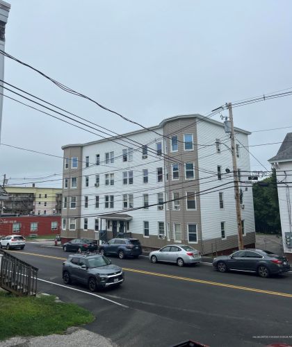 79 Birch St, Lewiston ME  04240-7454 exterior