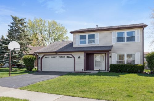 637 Bluff St, Carol Stream, IL 60188-3428