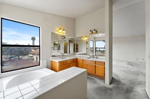 1075 Paseo La Cresta, Chula Vista CA  91910-6731 exterior