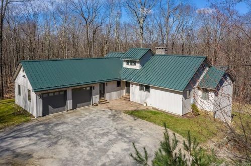 82 Hickory Hill Rd, Morris, CT 06758-1609