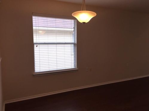 5617 Bentsen Ln, Austin TX  78723-6042 exterior