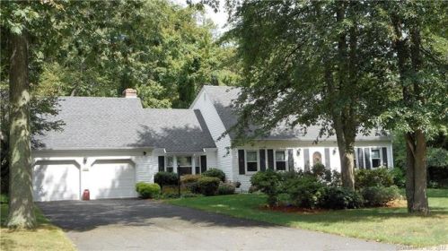 6 Marie Ln, Wallingford, CT 06492-1935