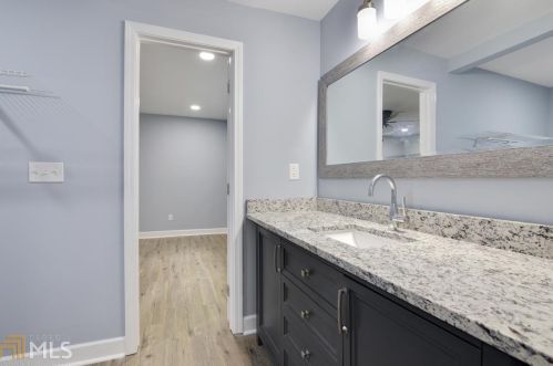 3824 Adamsville Dr, Atlanta GA  30331-3709 exterior