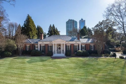 2959 Andrews Dr, Atlanta GA  30305-2905 exterior