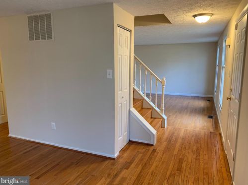 5726 Oak Fern Ct, Springfield VA  22015-2310 exterior