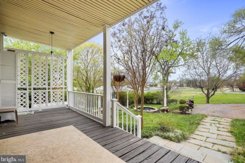 328 Mildred St, Charles Town WV  25414-1834 exterior