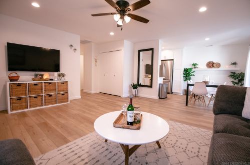 10520 Caminito Sulmona, San Diego, CA 92129-2030
