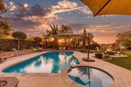 6729 Conifer Ct, Riverside, CA 92506-6251