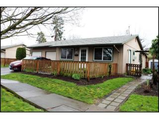 3826 Juneau St, Portland, OR 97217-7427