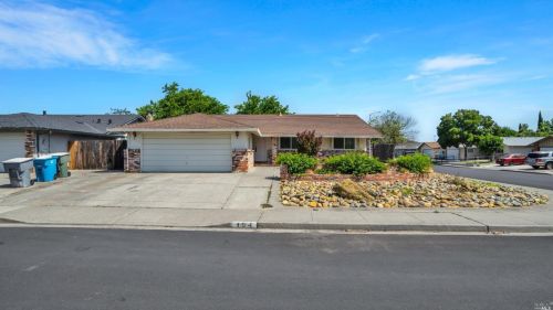 154 Troy Ct, Vacaville, CA 95687-5739