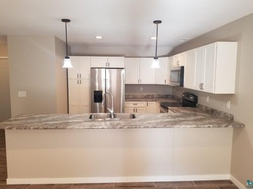 2004 Grant Ave, Scanlon, MN 55720-3159