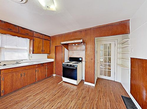 700 Broad St, Midlothian TX  76063-4504 exterior