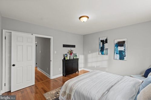 208 Pkwy Ave, Trenton NJ 08618-2749 exterior