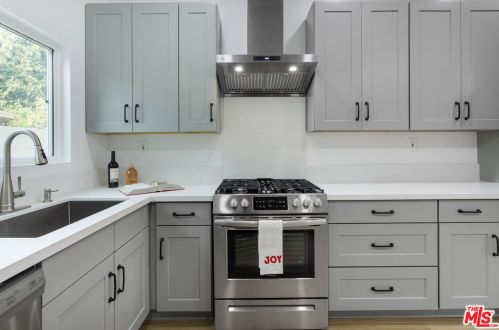 2325 Monta Vista Ave, Santa Ana CA 92704-2828 exterior