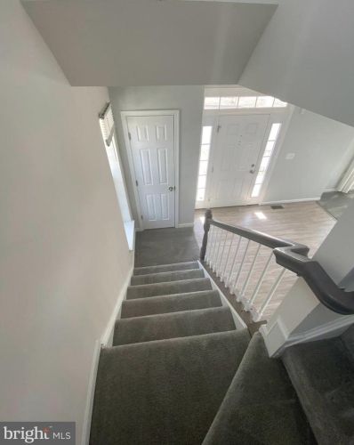 118 Un Rdg Dr, Charles Town WV 25414-4937 exterior