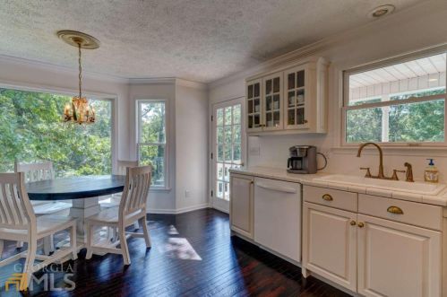 1136 Timber Ridge Ln, Ellijay, GA 30540-6636