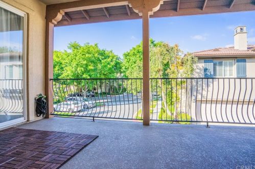 72 Salton, Irvine CA  92602-2425 exterior