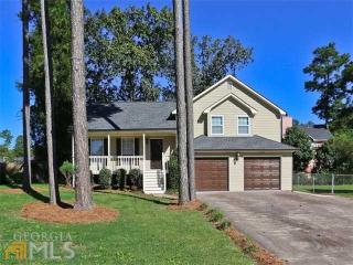 380 Fox Trail Dr, Atlanta, GA 30349-3886