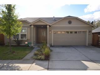 4907 Glacier Dr, Springfield, OR 97478-4721
