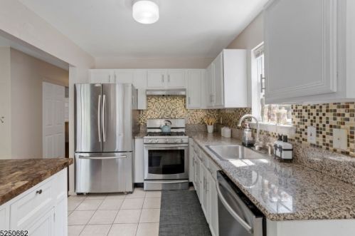 23 Grant Way, Princeton NJ  08540-1667 exterior