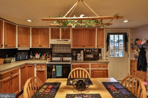 23 Central Ave, Bangor PA 18013-2221 exterior