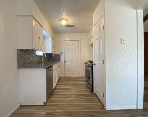 3905 Flamingo Ln, Irving TX  75062-6803 exterior