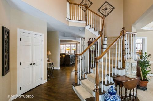 3403 Goldfinch Dr, Naperville, IL 60564-8317
