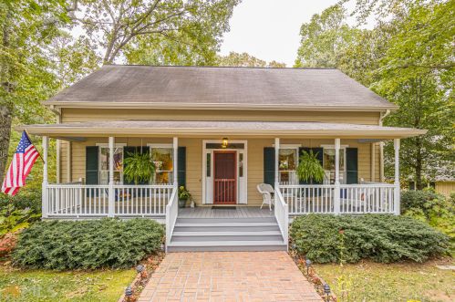 281 Timberline Dr, Demorest, GA 30535-4857
