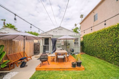 624 15th St, Huntington Beach CA  92648-4048 exterior